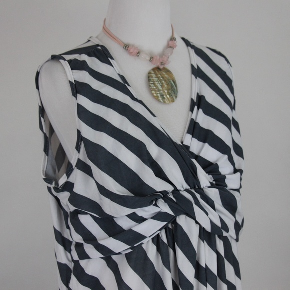 JON & ANNA Gray/White Striped Sleeveless Dress - Picture 4 of 8